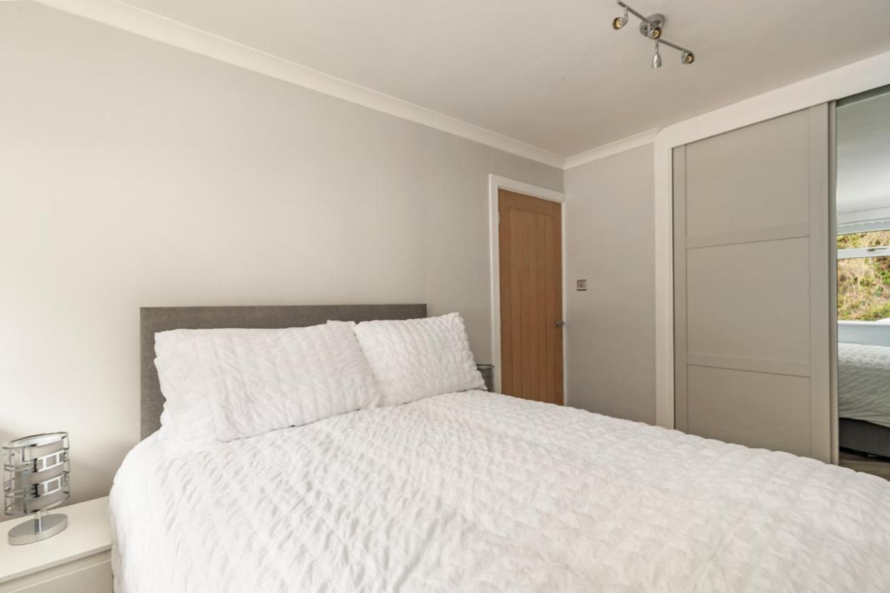 Pleasant View - Direct Beach Access, Sea Views And Parking Saundersfoot Bagian luar foto